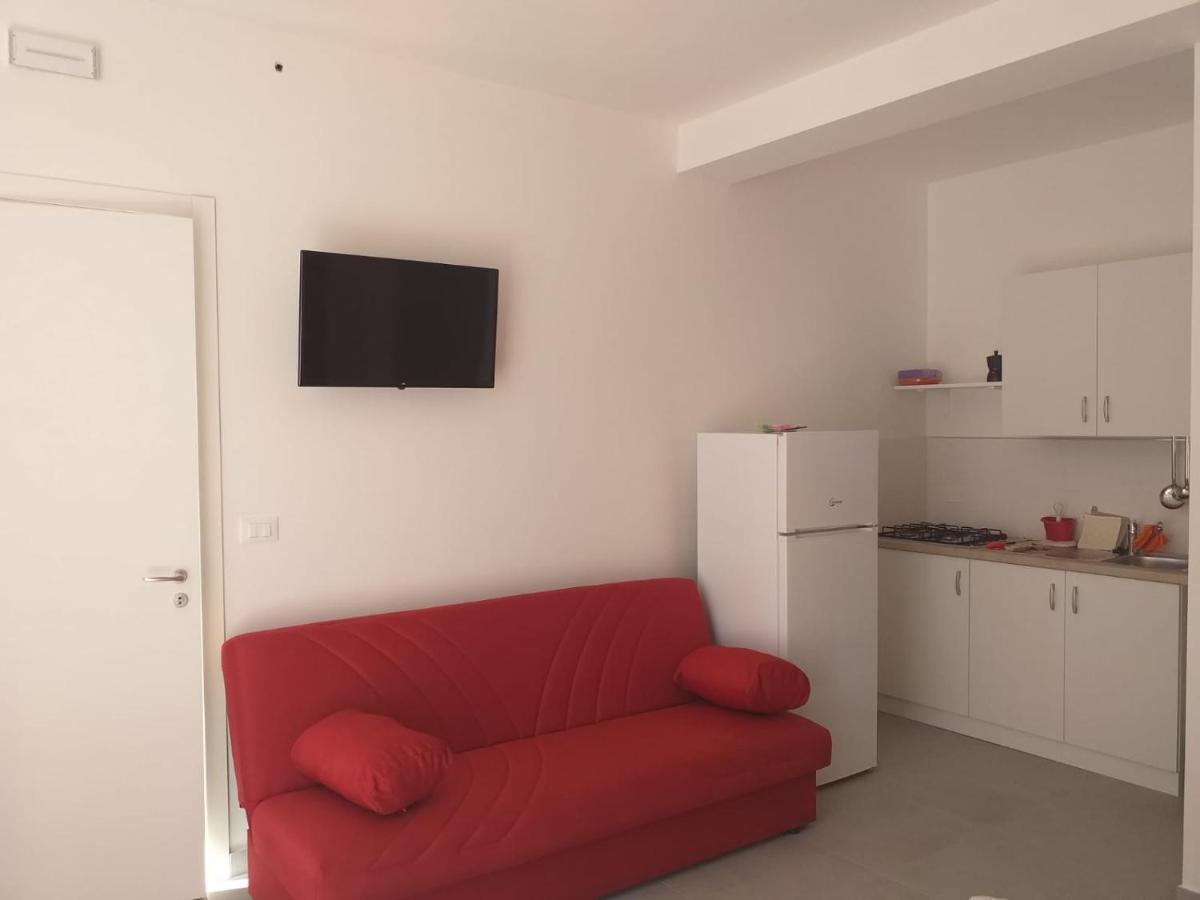 La Bussola Hotel Порто Чезарео Екстериор снимка